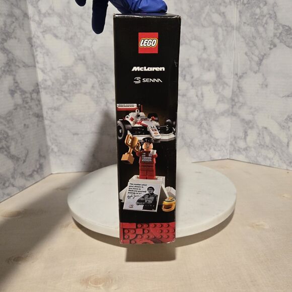 Lego Icon 10330 McLaren MP4/4 & Ayrton Senna F1 Model Race Car - Picture 5 of 10